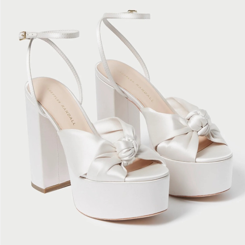 Loeffler Randal Roz Cream EUC sz 7